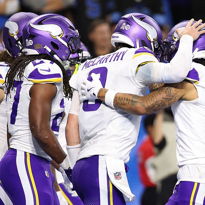 Dave Schwartz on sports - a big Vikings win & an epic World Series