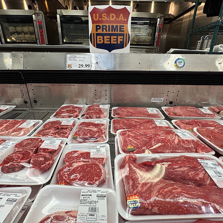 Wednesday Hour 2: do you have Northern Lights FOMO? And are meat packers jacking up the cost of beef? Wednesday Hour 2: do you have Northern Lights FOMO? And are meat packers jacking up the cost of beef?