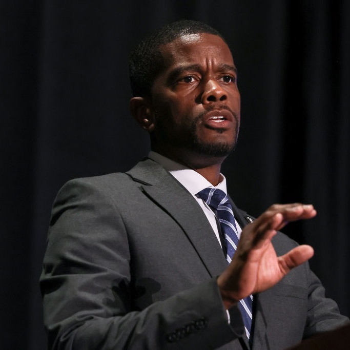 St. Paul Mayor Melvin Carter reacts to ICE announcing 14 immigration arrests
