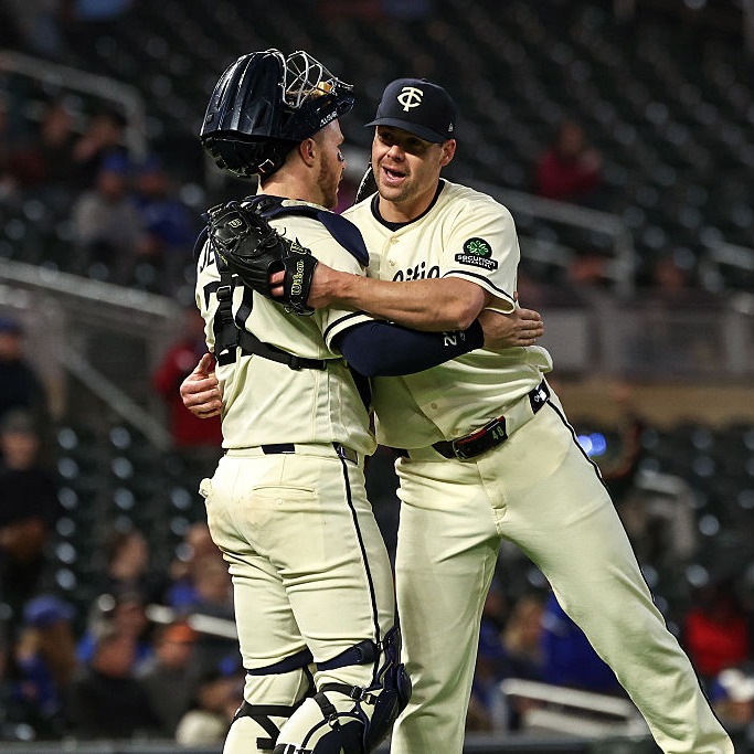Friday Hour 3: is a drink at lunch no longer acceptable? And the vagaries of the Twins bullpen. episode artwork
