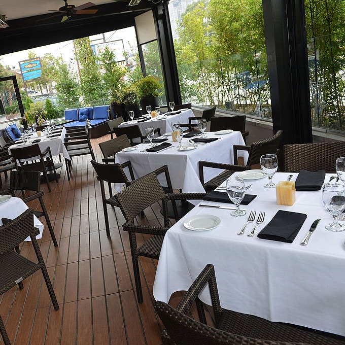 DeRusha Eats: where's the best patio in Minnesota? episode artwork