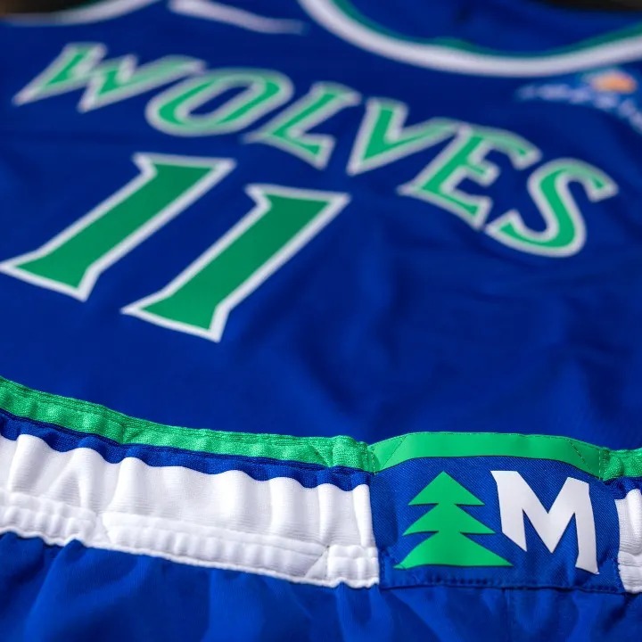 The Timberwolves unveiled a new logo, a new floor and new uniforms! episode artwork