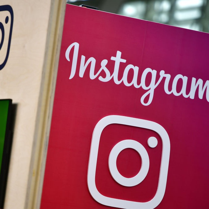 France is banning social media for kids 15 and under - should the US follow suit? episode artwork
