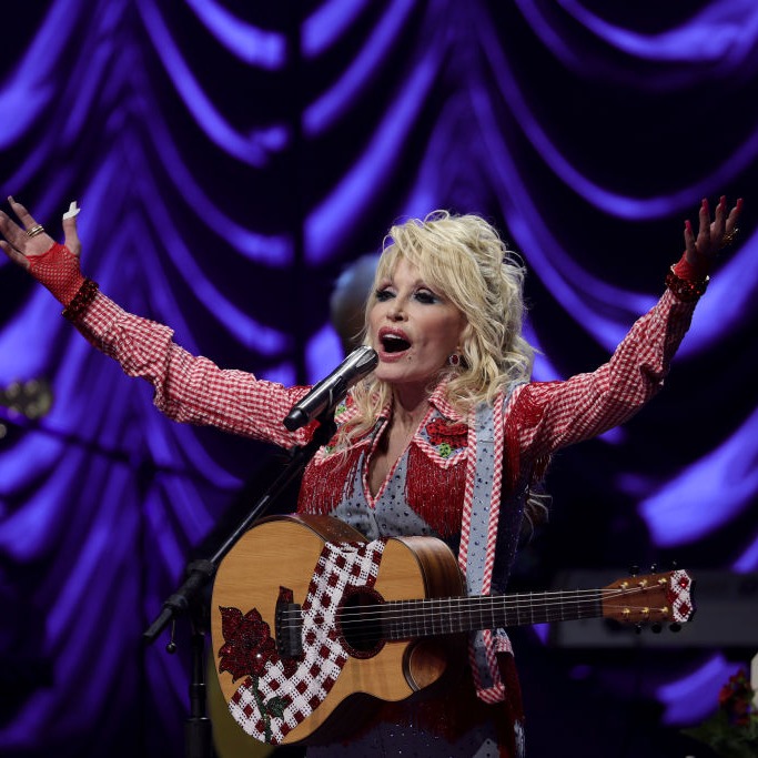 What's your favorite Dolly song? episode artwork