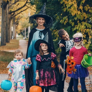 Annoying Susie Jones, things we can't live without & Rena Sarigianopoulos