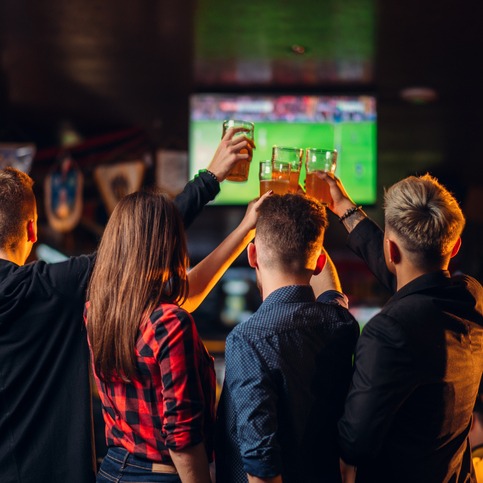 JJ McCarthy still struggling, end of the shutdown deal & sports bars