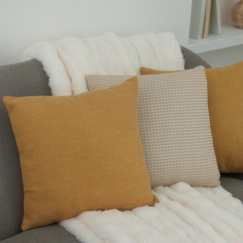 Where does Jamie Yuccas stand in the great pillow debate? episode artwork