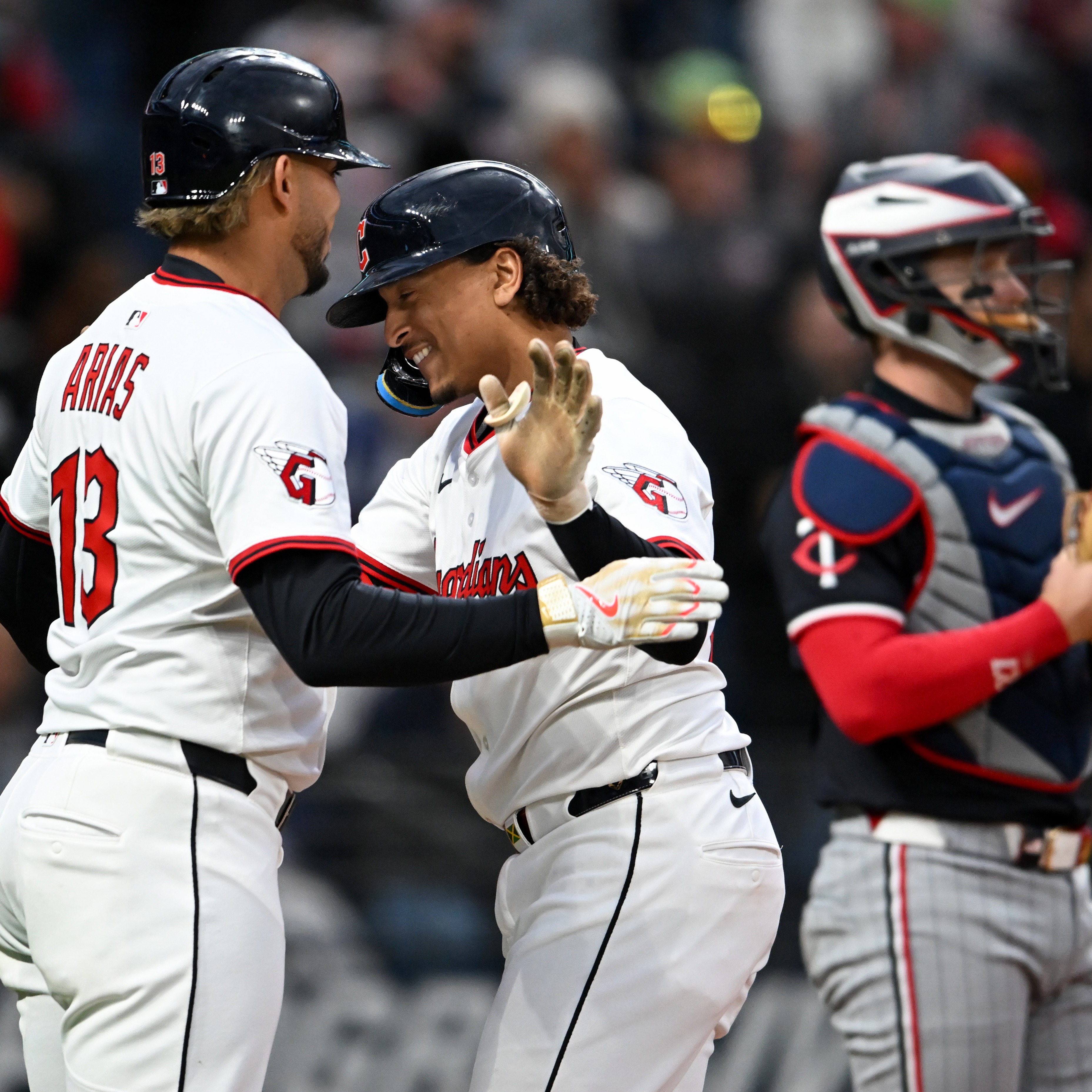 Costly errors doom Twins in second consecutive loss to Guardians