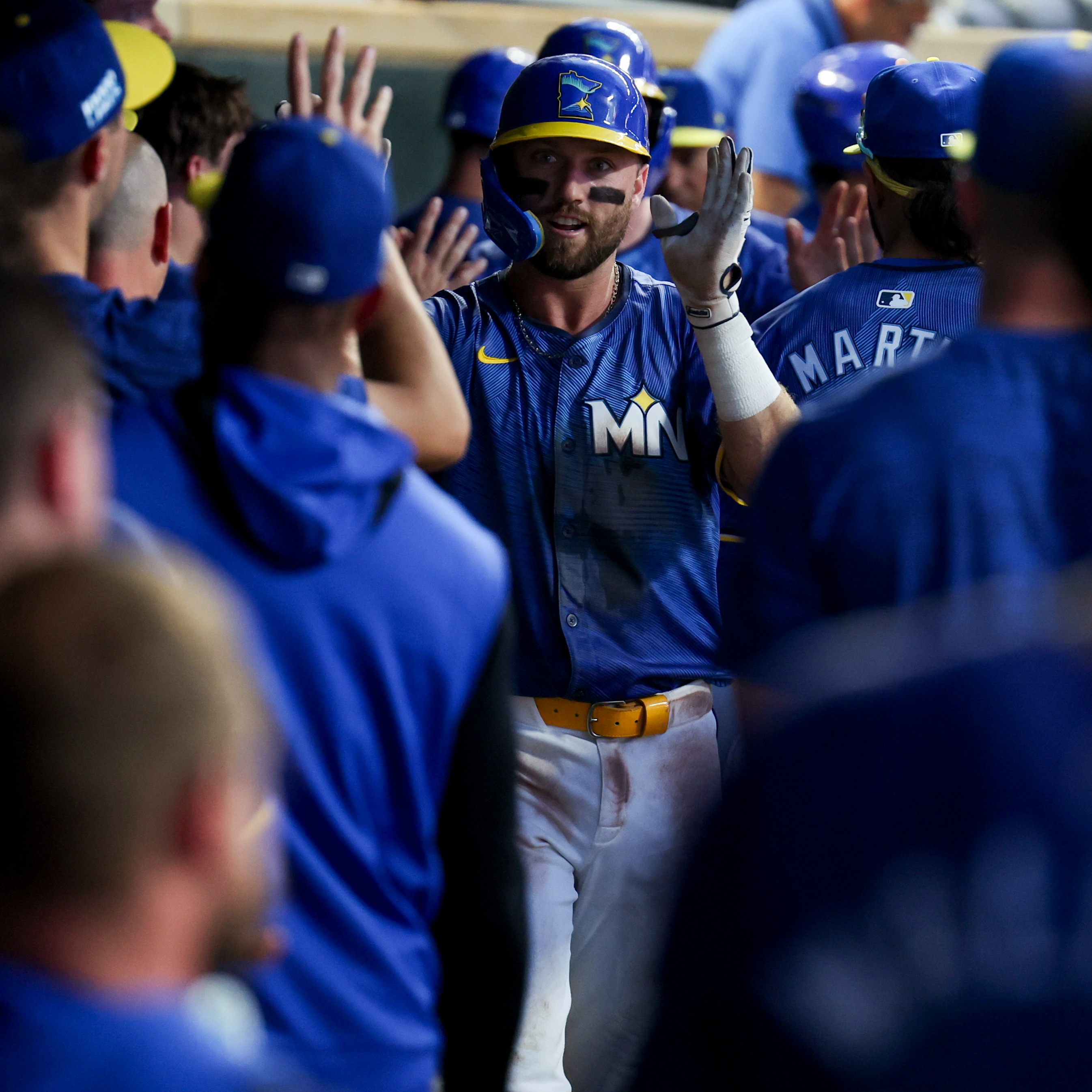 Twins flush Royals in series opening win