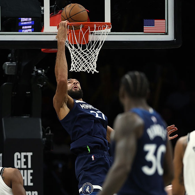 Chris Hine on Wolves win in Utah, defensive struggles, Joan Beringer, and more! episode artwork