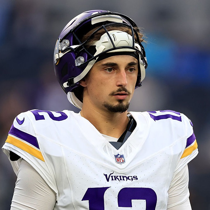 What does Max Brosmer starting mean for the Vikings? episode artwork