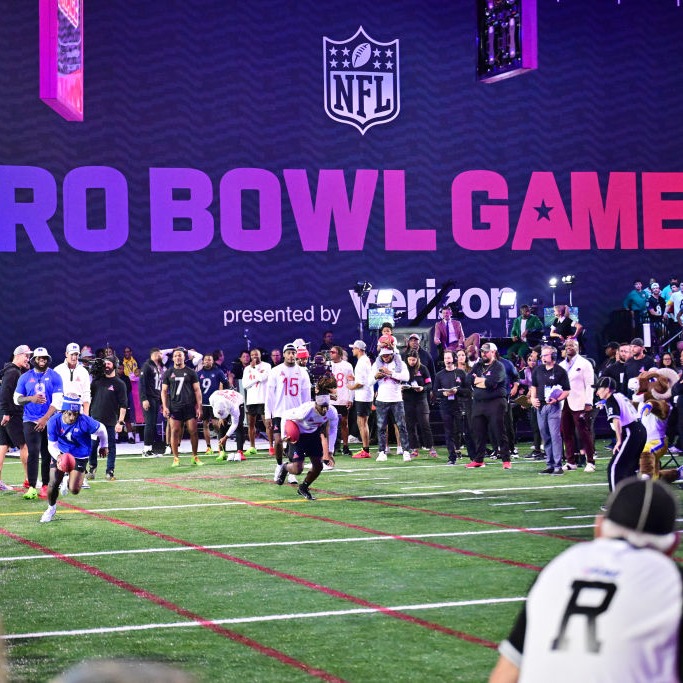 NFL Pro Bowl Games, Trade Deadline and more with On the Clock! episode artwork