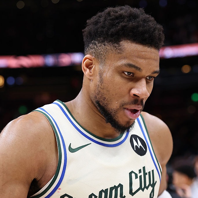 Kwesi Out, Giannis Sweepstakes and On the Clock! episode artwork