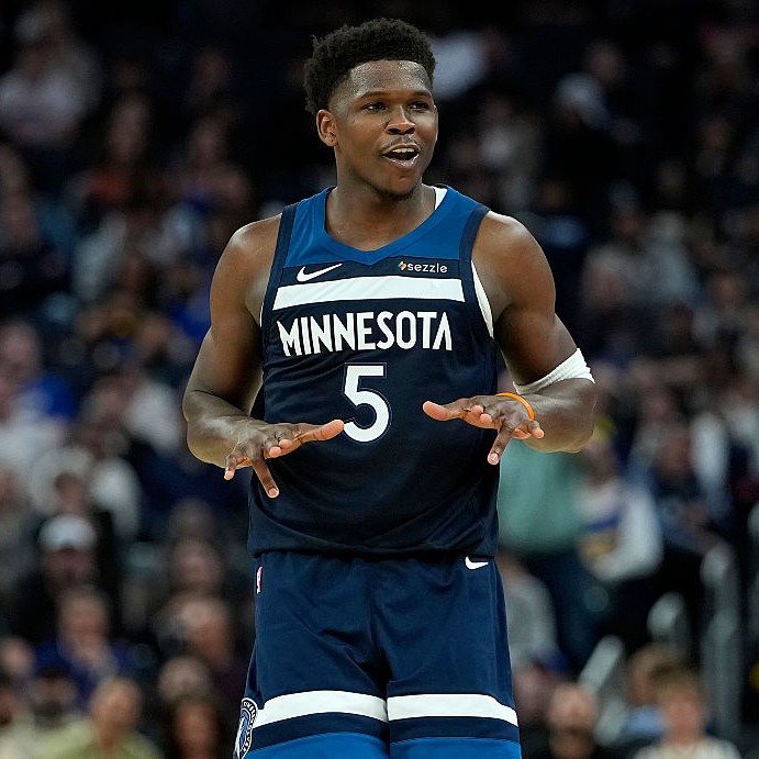 Jon Krawczynski on the Wolves struggles, ANT and more! episode artwork