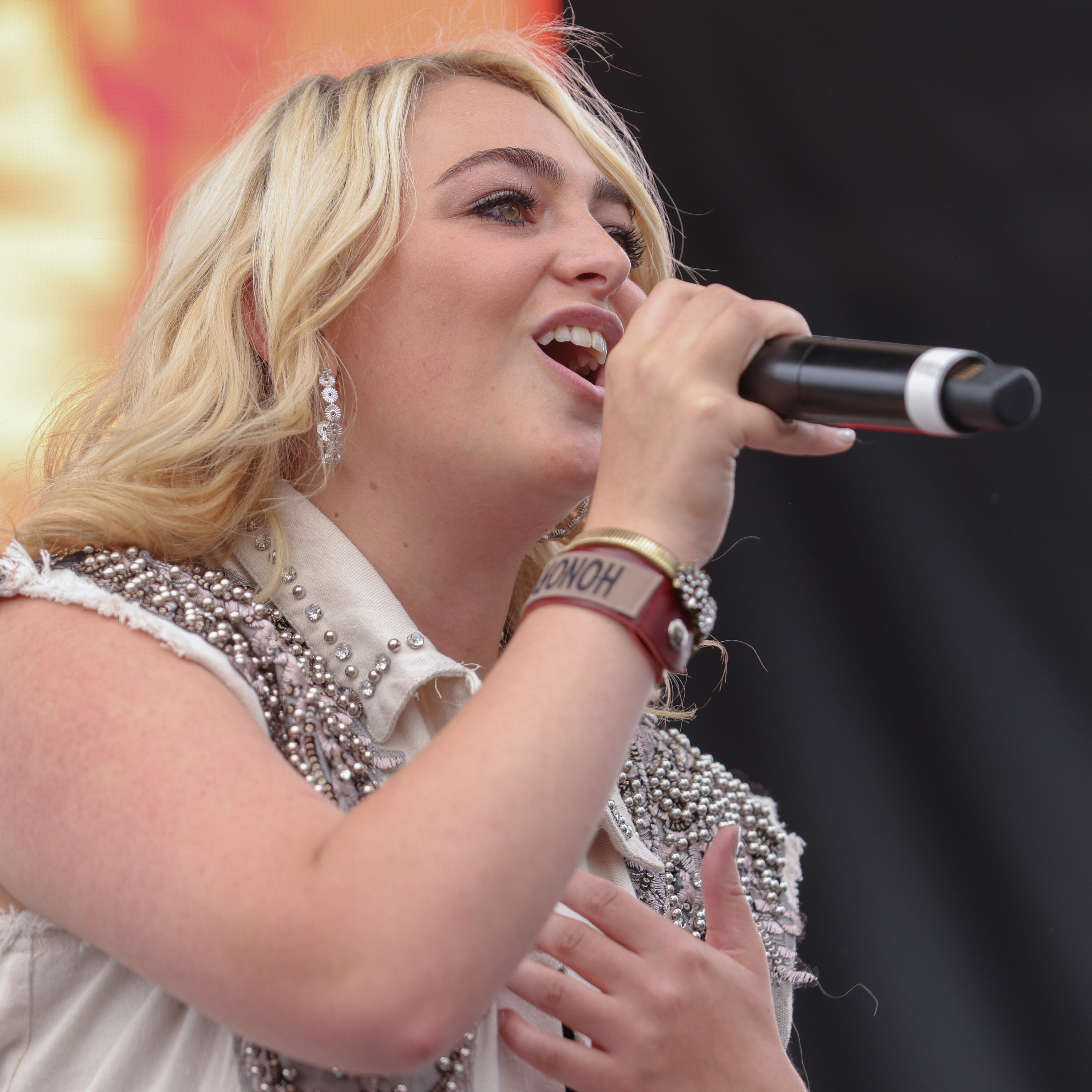 Hunter Girl at CMA Fest 2023 episode artwork