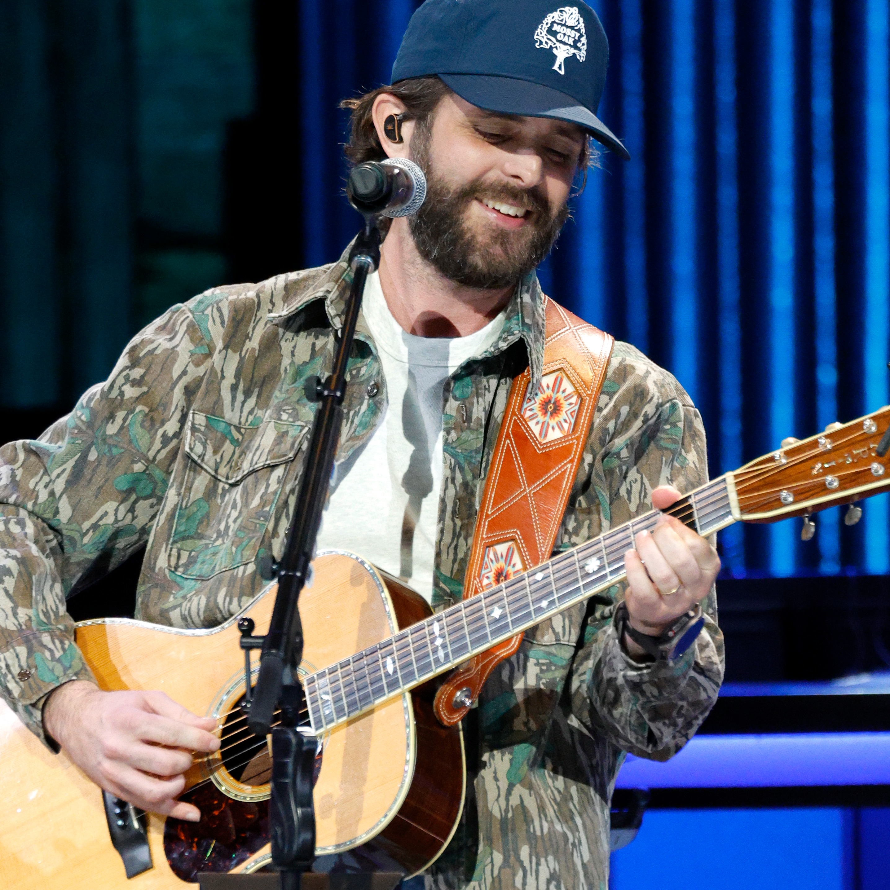 Thomas Rhett on Newborns and New Hits episode artwork