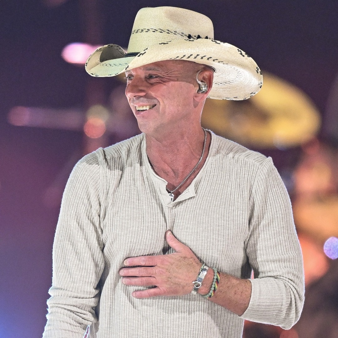 Kenny Chesney on 'Carry On' episode artwork