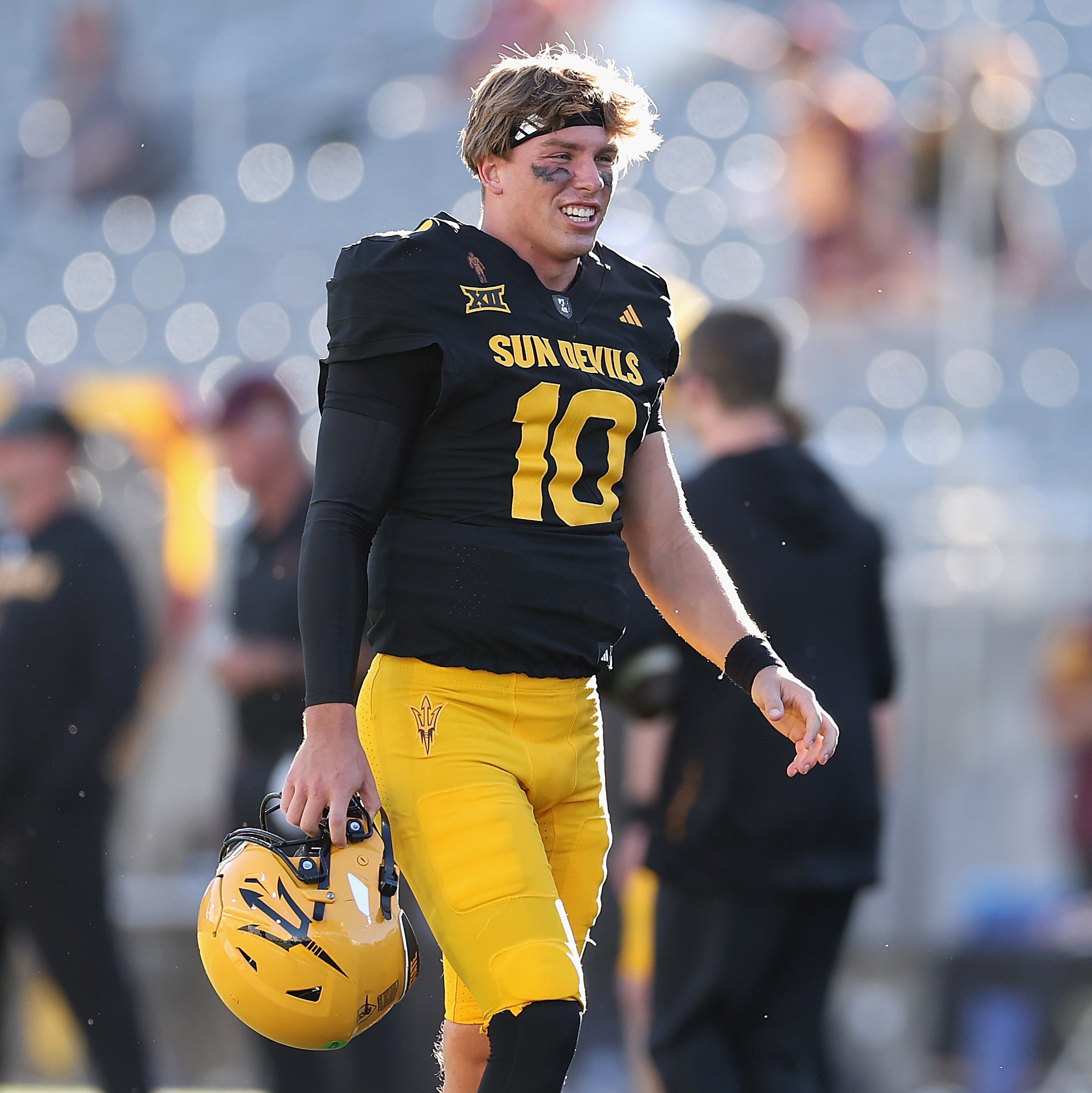 Sam Leavitt has similarities to Jaxson Dart, and LSU is in hot pursuit episode artwork
