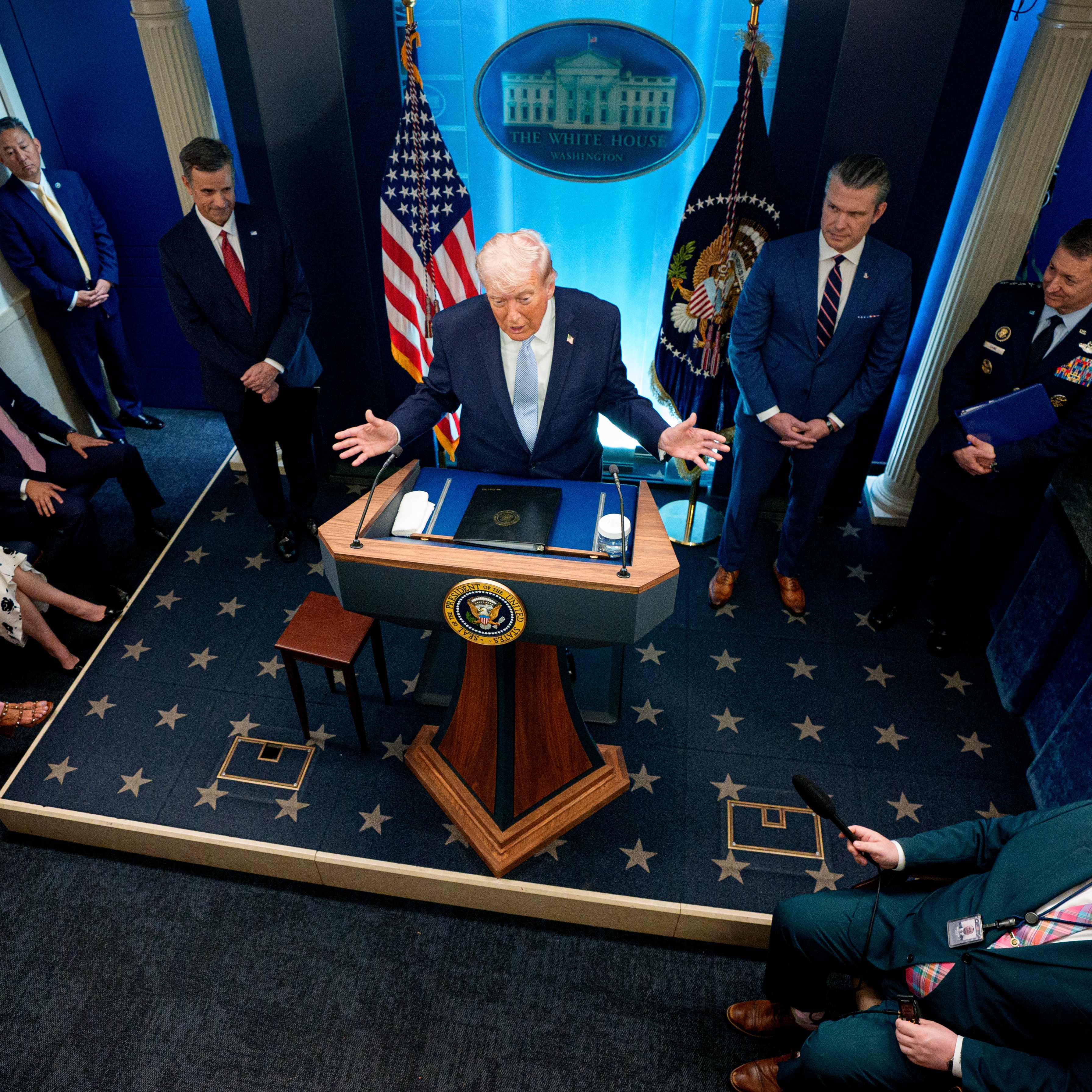 Newell Full Show 4/7/2026: Trump's deadline for Iran to open the Strait of Hormuz is approaching; is there any benefit for the U.S. if Iran doesn't cooperate? episode artwork