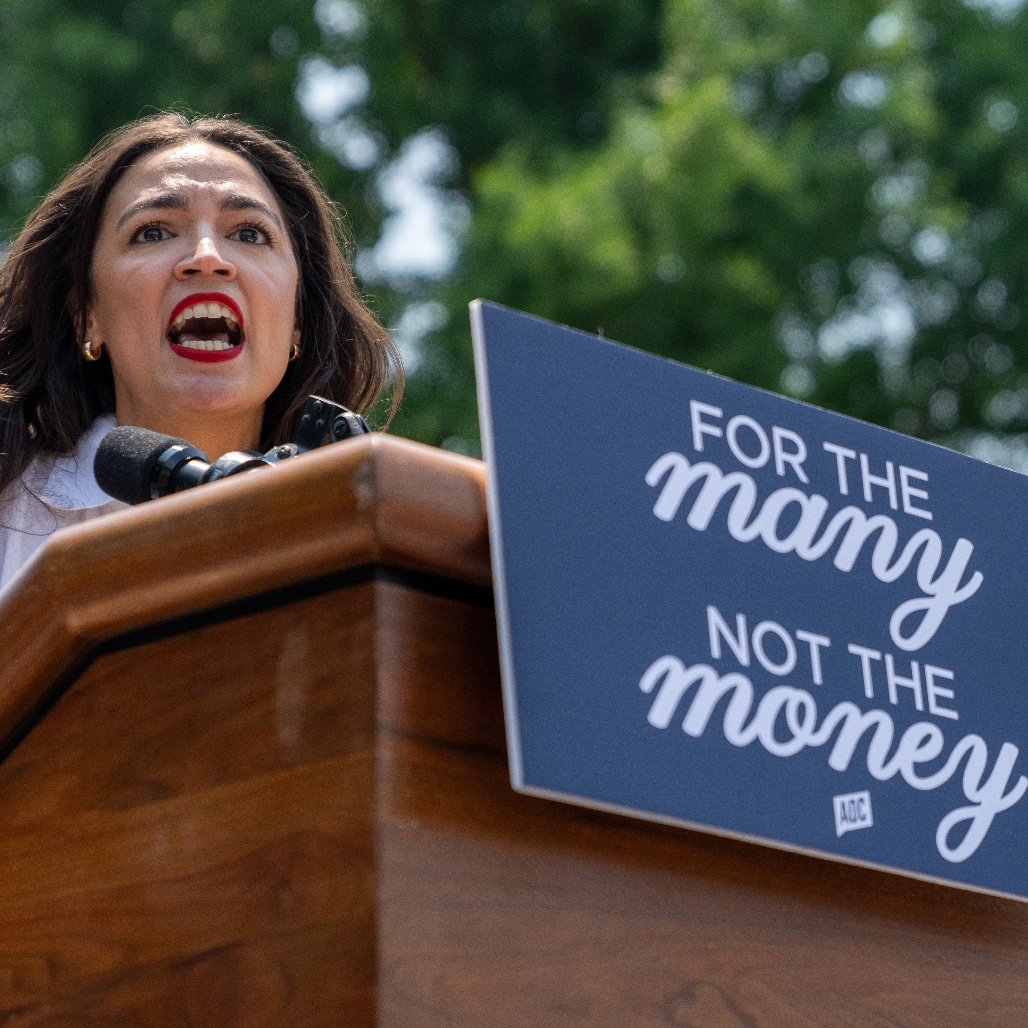 LISTEN: Newell reacts to Rep. Alexandria Ocasio-Cortez stating that it is impossible to "earn" a billion dollars