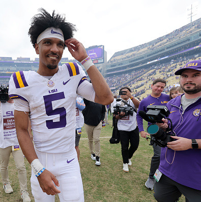 Why Jayden Daniels is in a dispute with LSU episode artwork