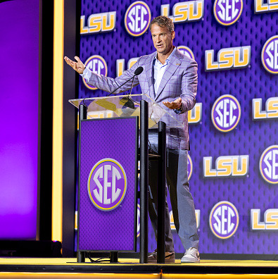 How did LSU football look in the scrimmage over the weekend? episode artwork
