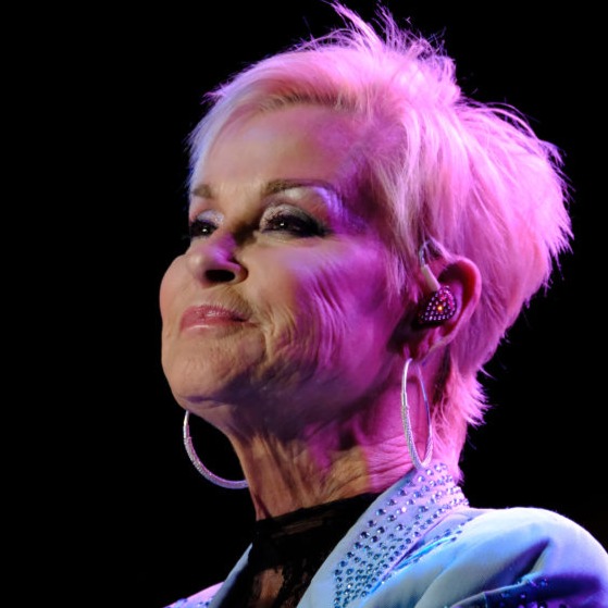 Country icon Lorrie Morgan bares it all before Thursday show