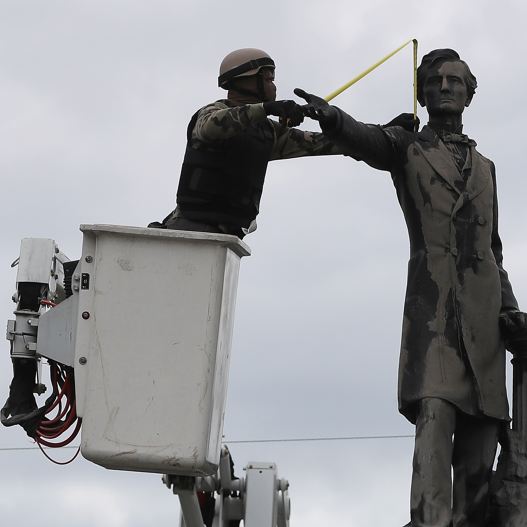 Hour 2: What could Louisiana do if they acquired control over Confederate monuments taken down years ago? episode artwork