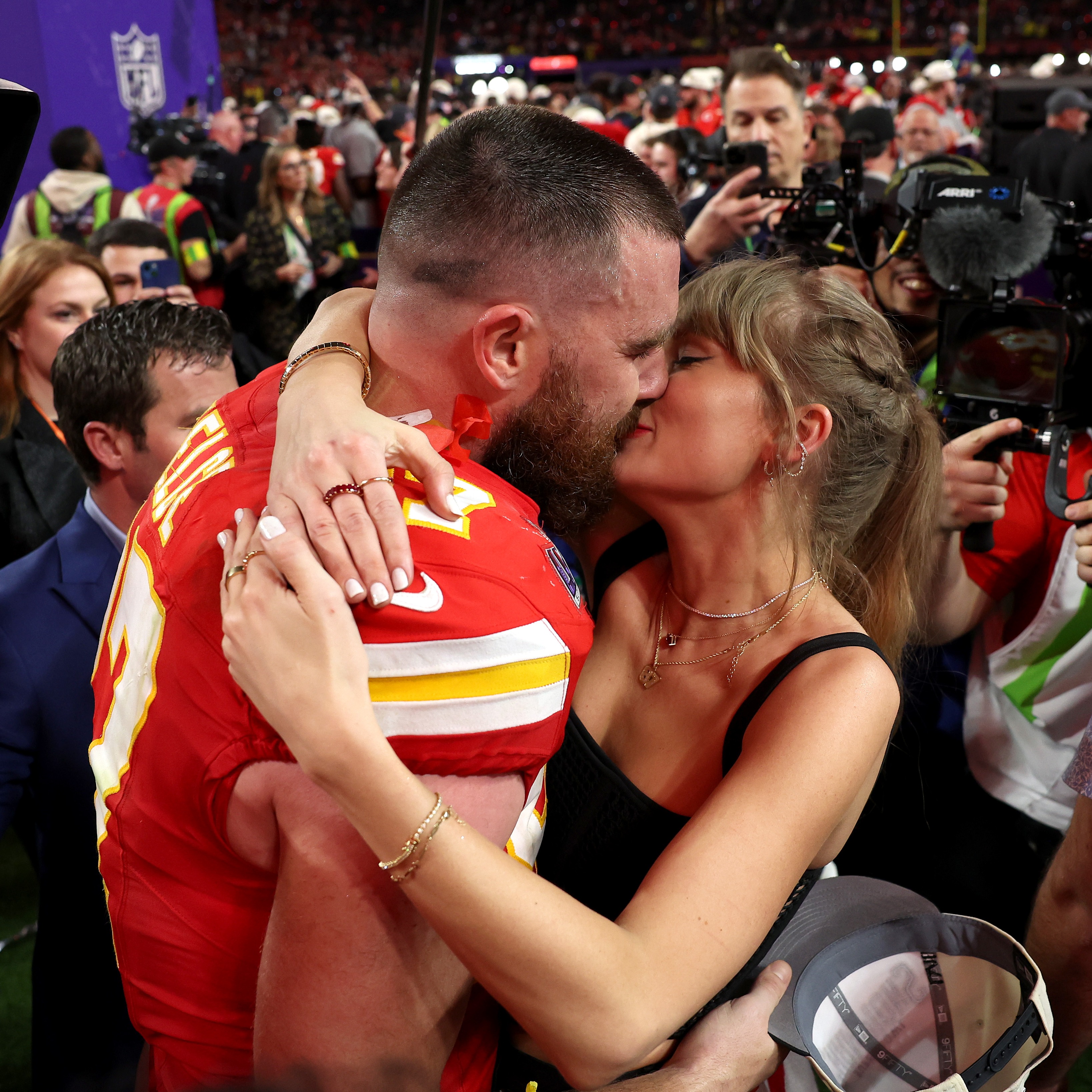 Hour 1: Are Taylor Swift and Travis Kelce working on a baby? episode artwork