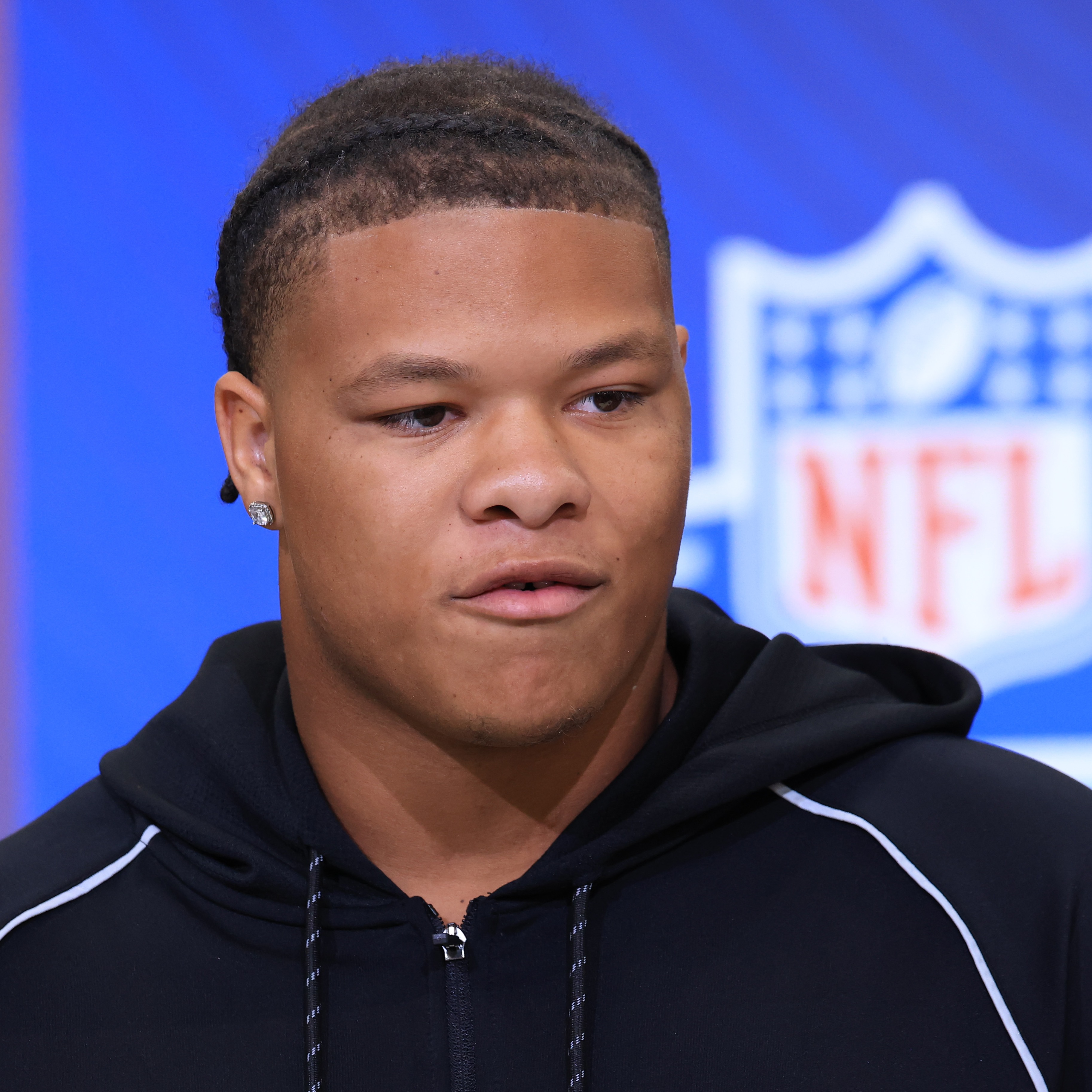 Hour 2: What should you know about the top defensive linemen in the 2026 NFL Draft? episode artwork