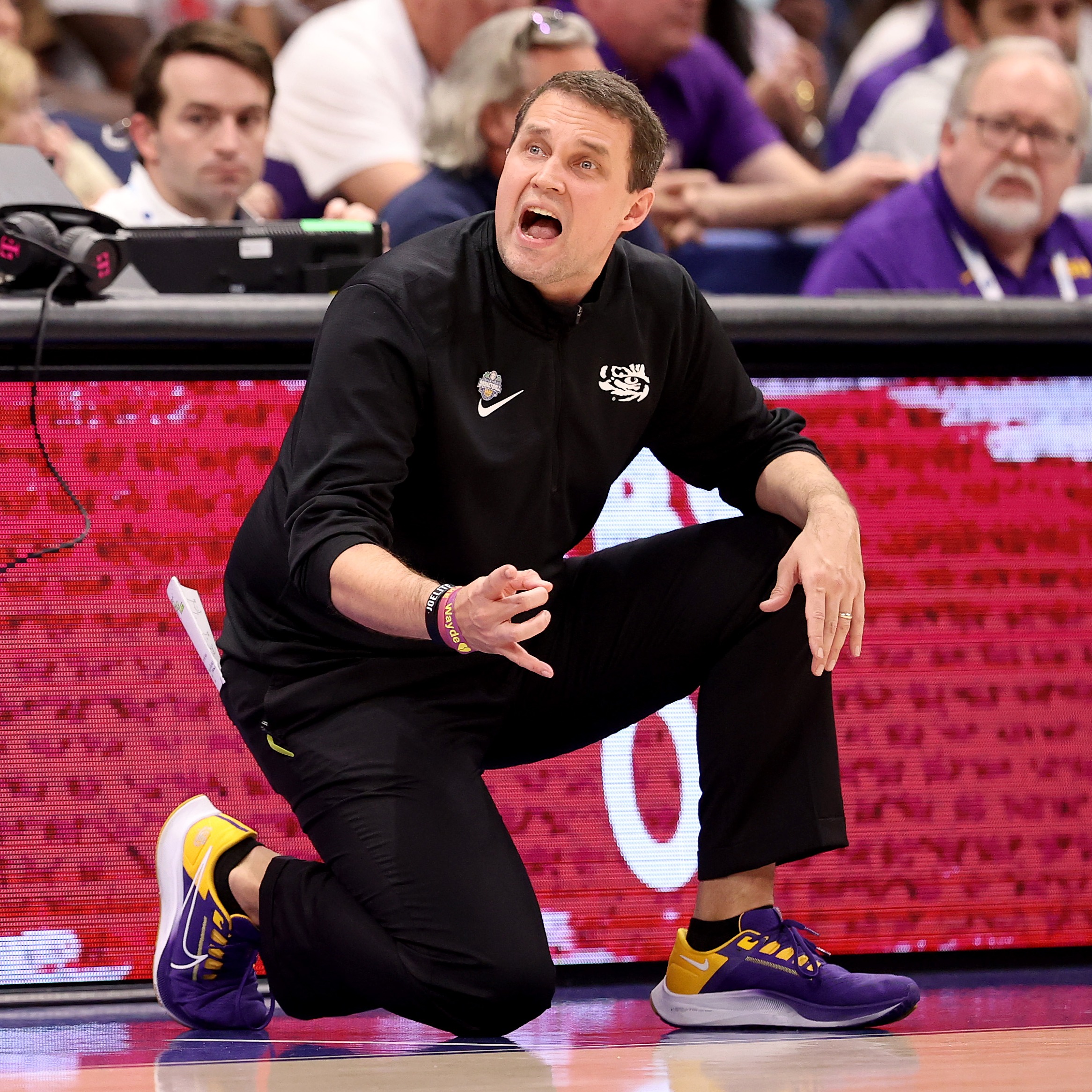 Hour 2: Will Wade doesn't care what detractors think about his recruiting episode artwork