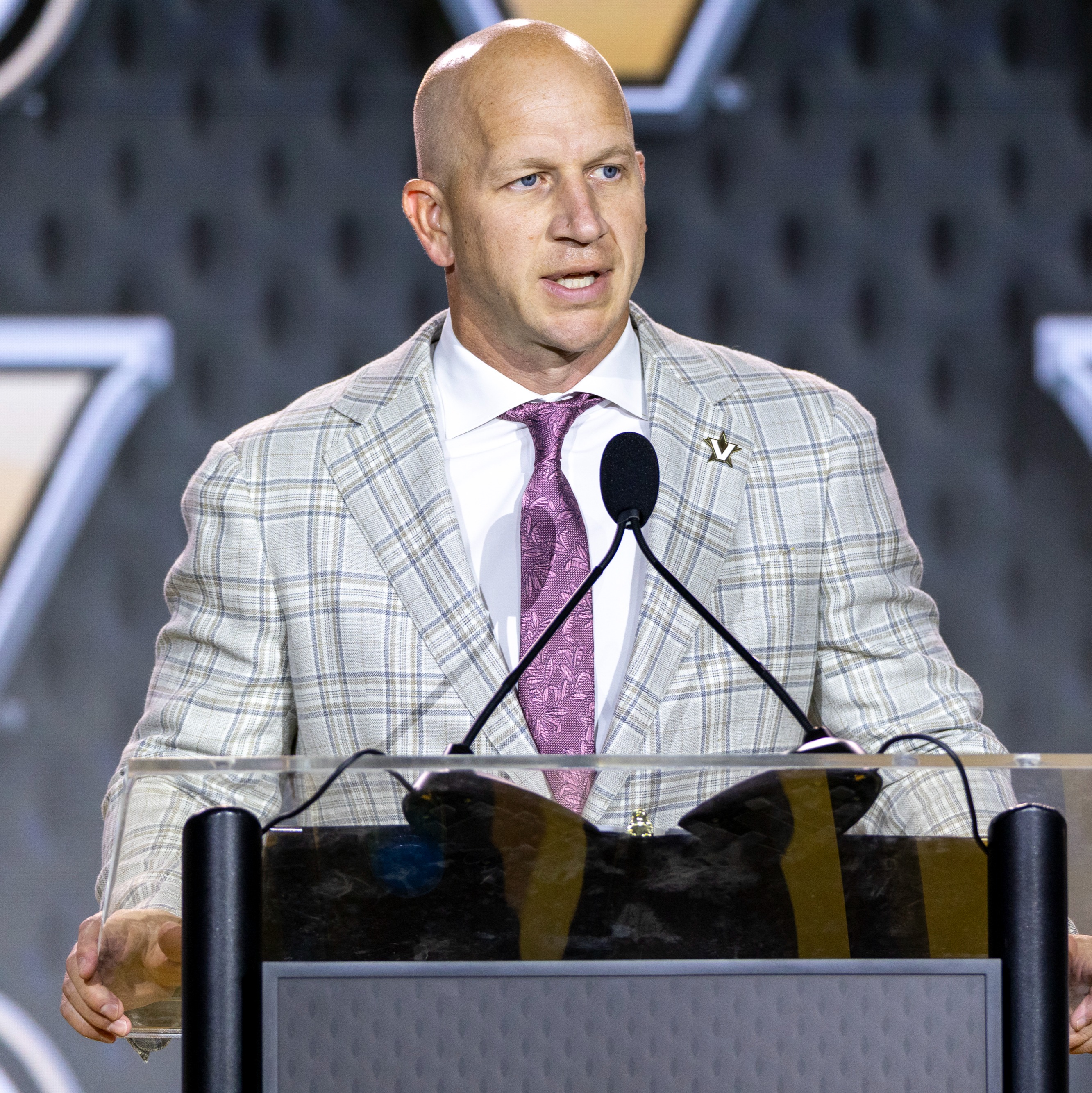 Despite Diego Pavia's departure, don't expect Vanderbilt to drop off under Clark Lea episode artwork
