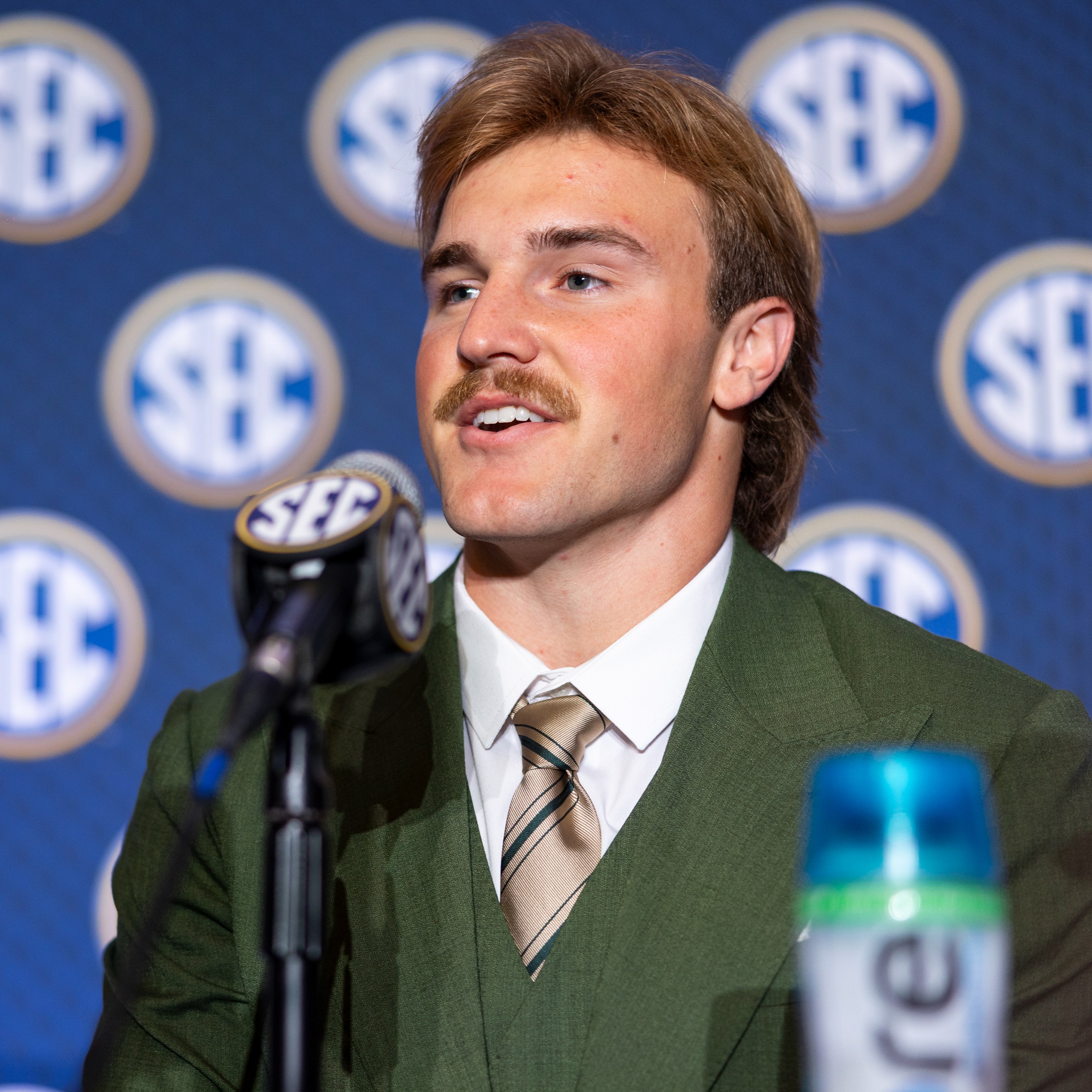 Whit Weeks can't wait to play next to TJ Dottery in LSU's LB room episode artwork