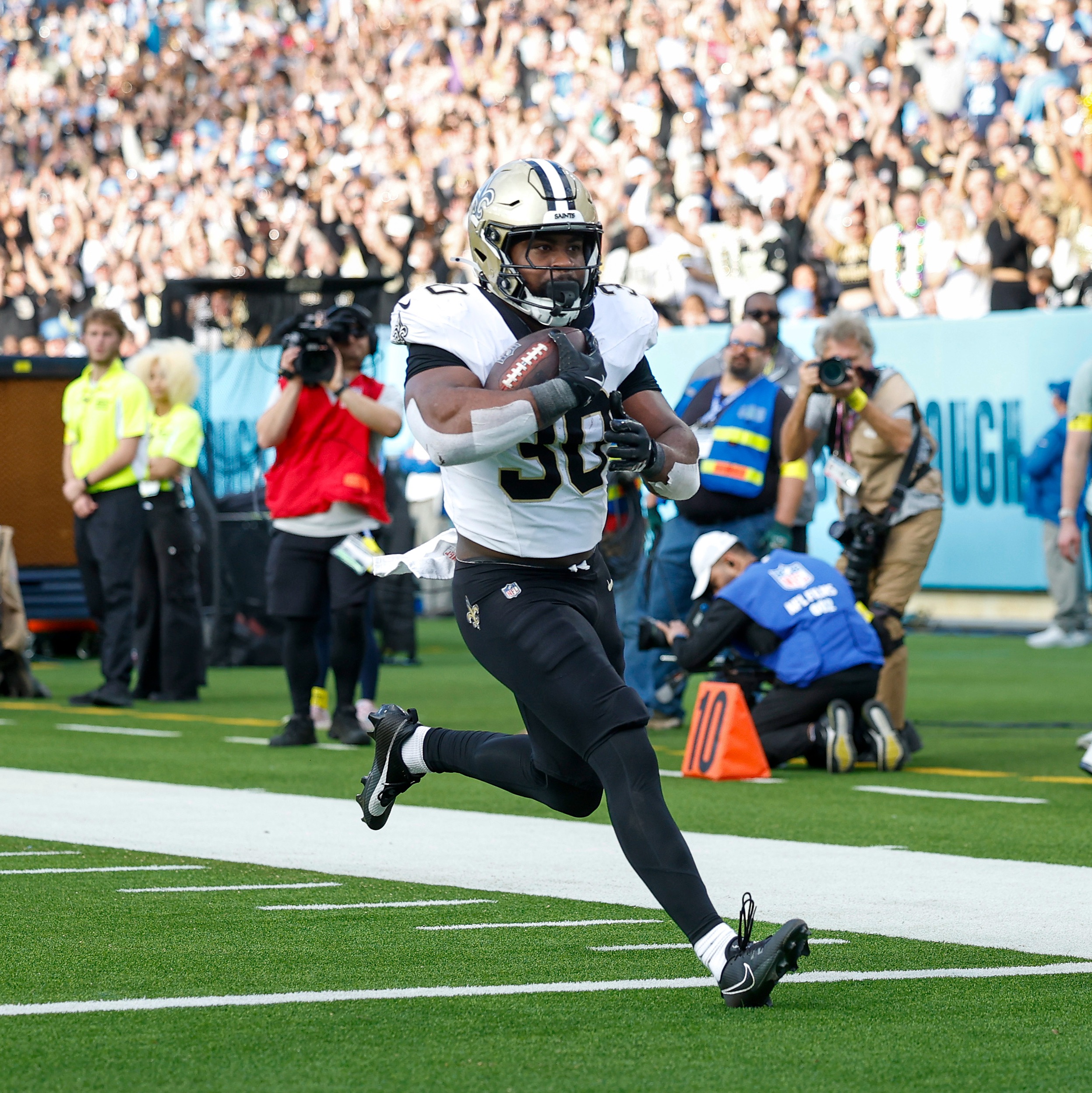 Hour 4: Backup RB is an under-the-radar battle to watch on the Saints' roster episode artwork