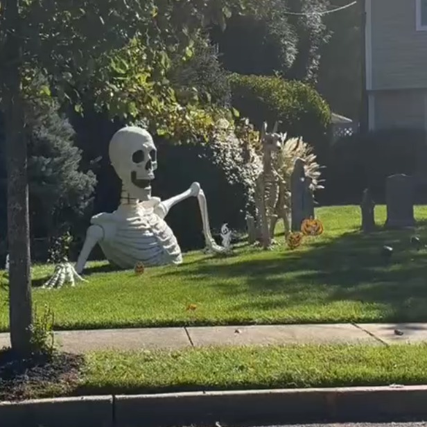 There's tons of trick-or-treaters out on Long Island! There's tons of trick-or-treaters out on Long Island!