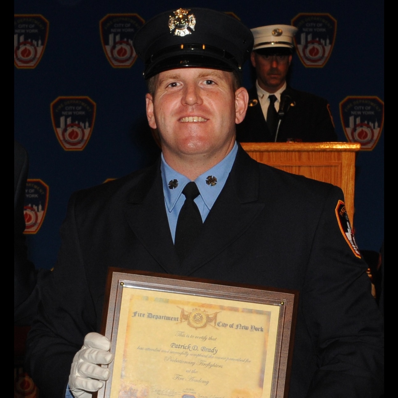 Fallen FDNY firefighter remembered with bunting ceremony in Brooklyn
