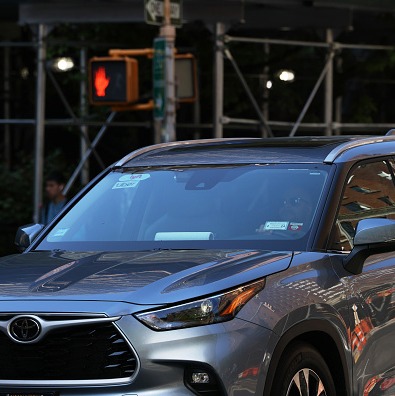 Fallout from the government shutdown hits livery cab drivers PHOTO: Michael M. Santiago/Getty Images