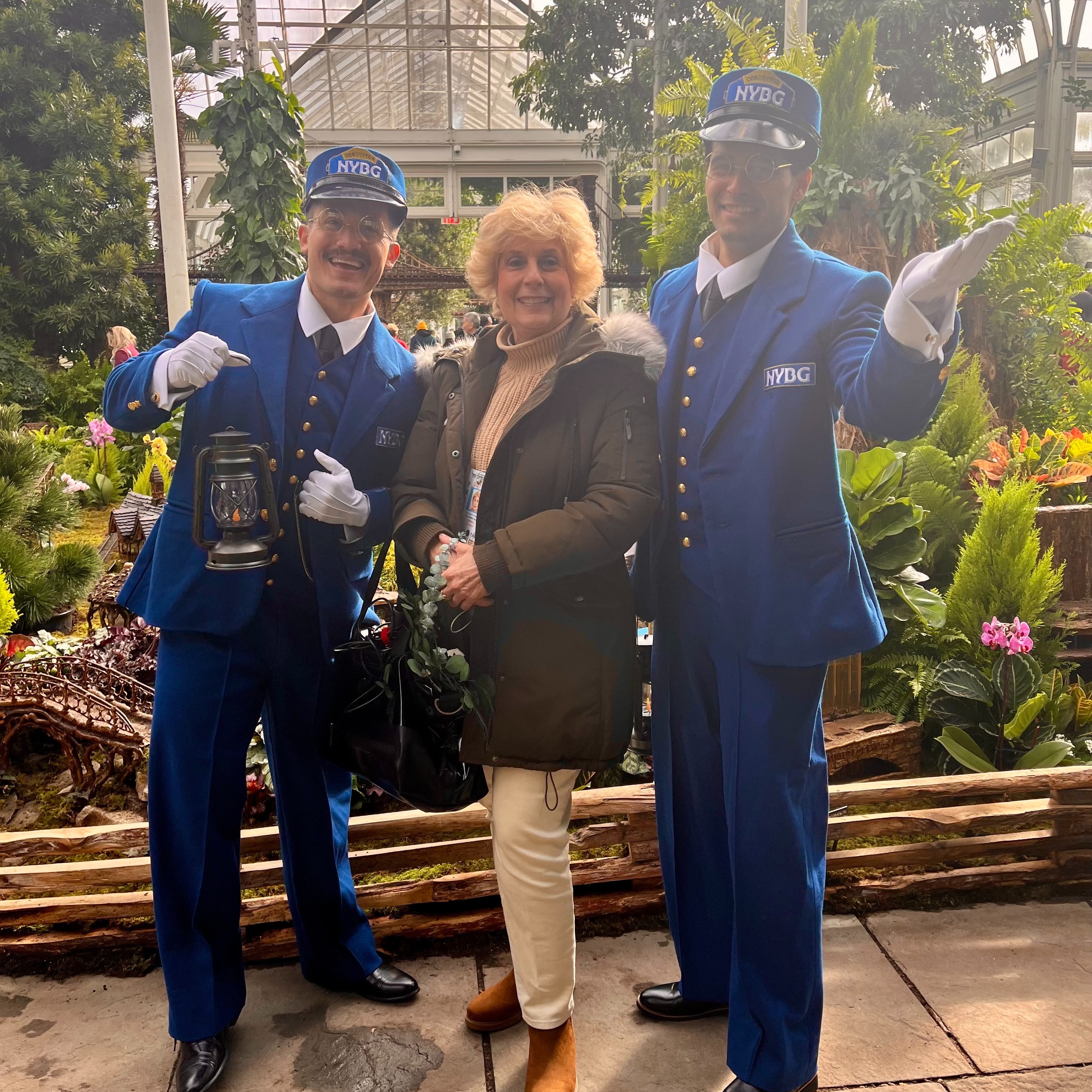 NY Botanical Garden's holiday train show unveils miniature NYC icons made entirely of plant parts NY Botanical Garden's holiday train show unveils miniature NYC icons made entirely of plant parts