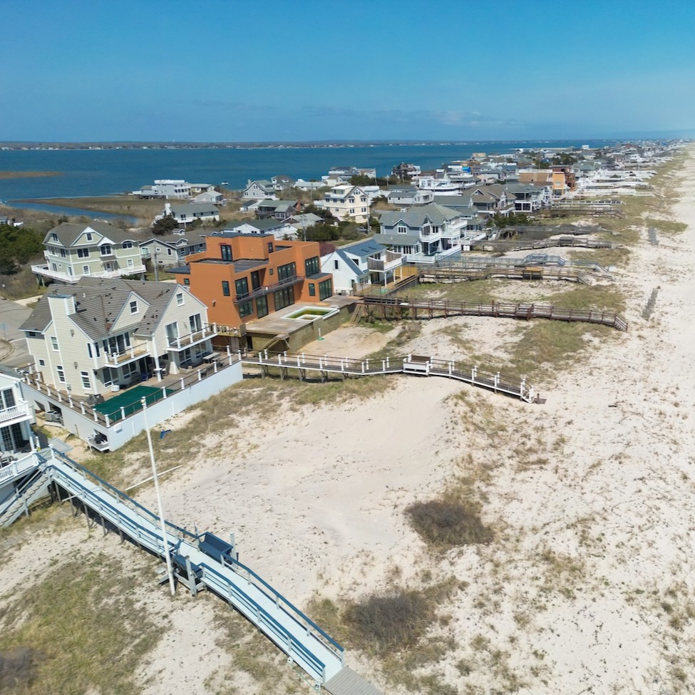 Summer rental market in the Hamptons is hotter than ever episode artwork