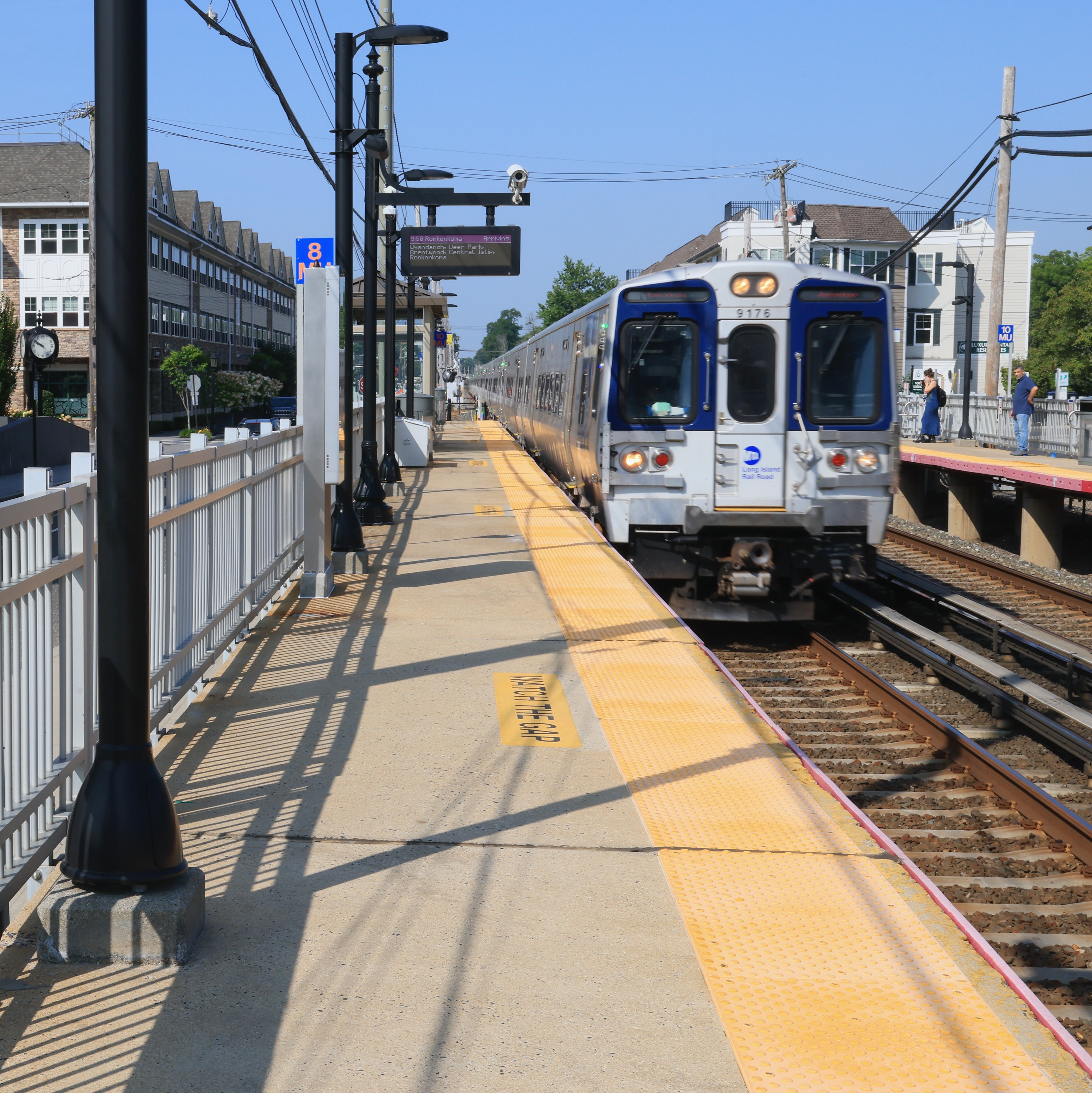LIRR talks continue ahead of potential strike this weekend episode artwork