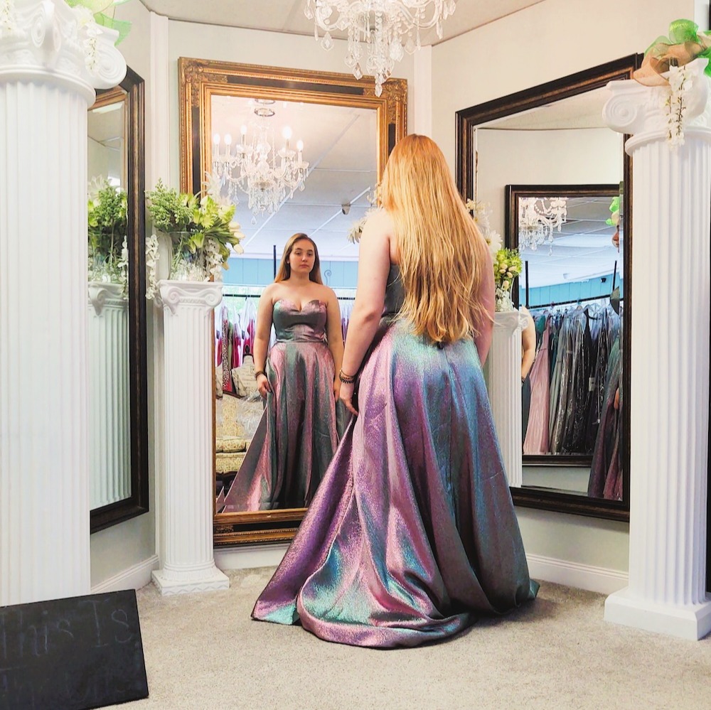 Watch out for fake prom dresses this season: experts episode artwork