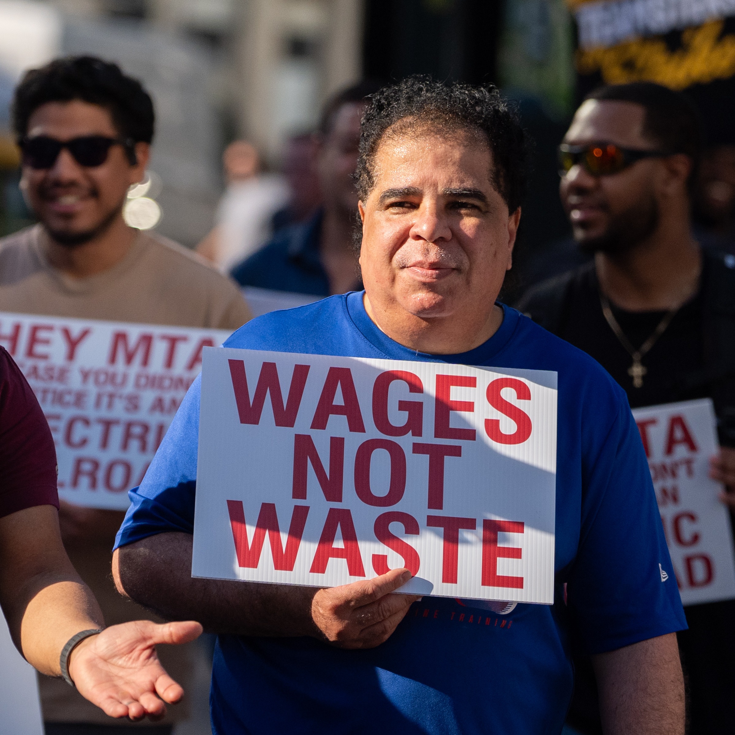 Negotiators hit impasse on 3rd day of LIRR strike episode artwork
