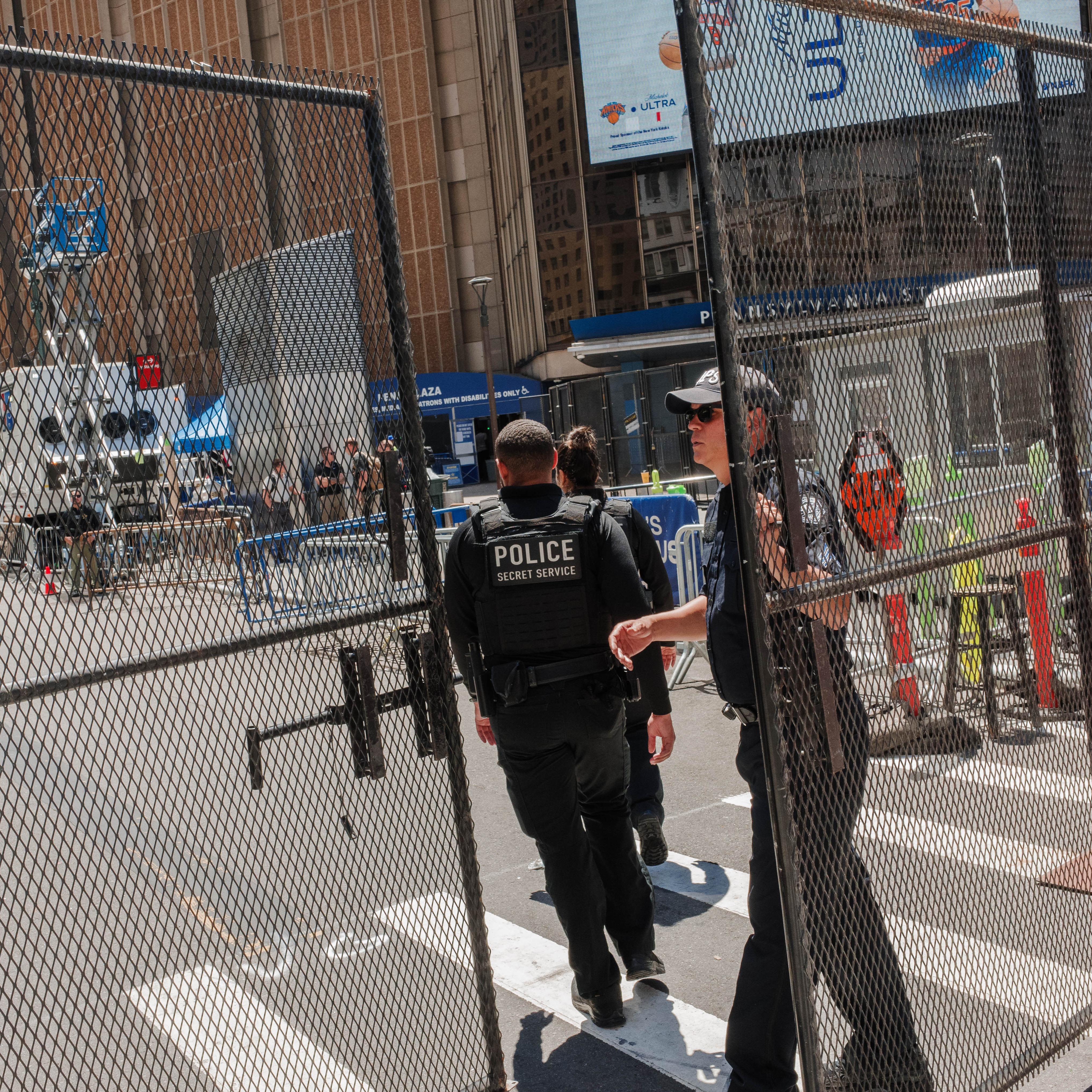 Heightened security at MSG ahead of Trump's attendance at Game 3 episode artwork