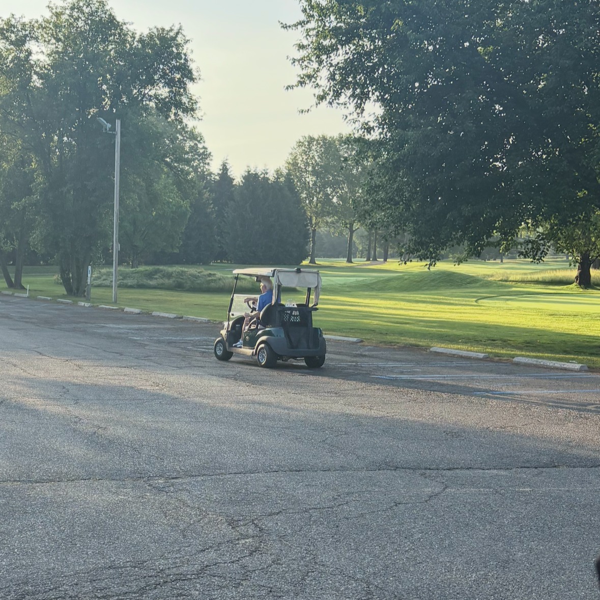 New Jersey golfer says he's powering through the high temps episode artwork