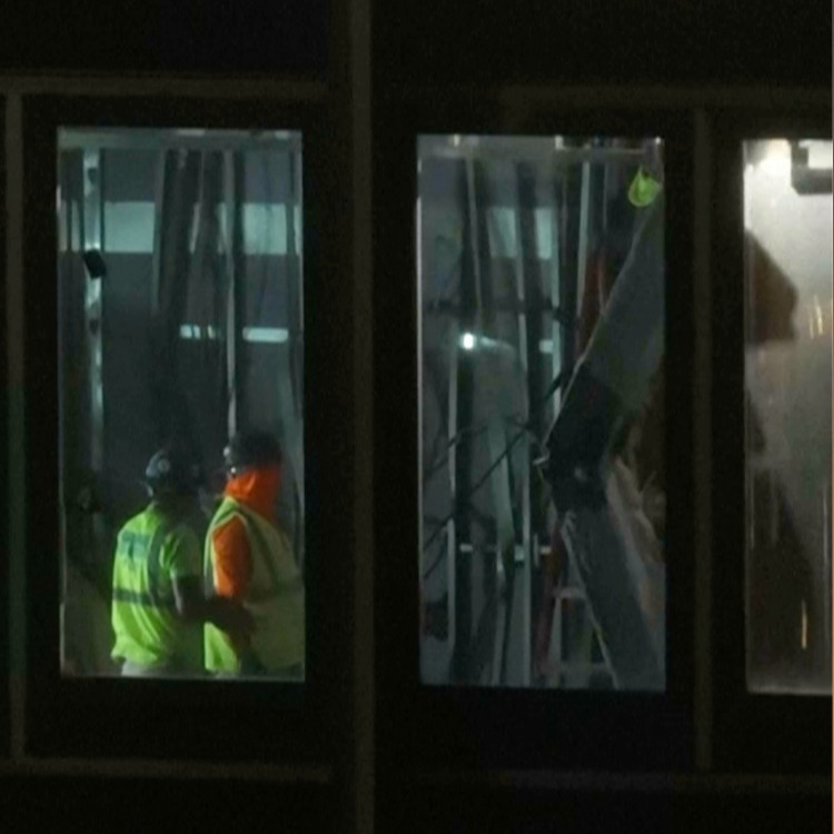 Crews working overnight to ensure stability for Midtown high-rise building episode artwork
