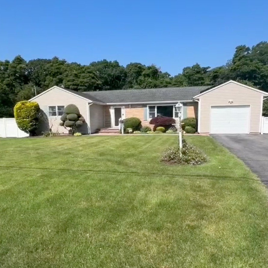 Real Estate prices hit an all time high on Long Island episode artwork