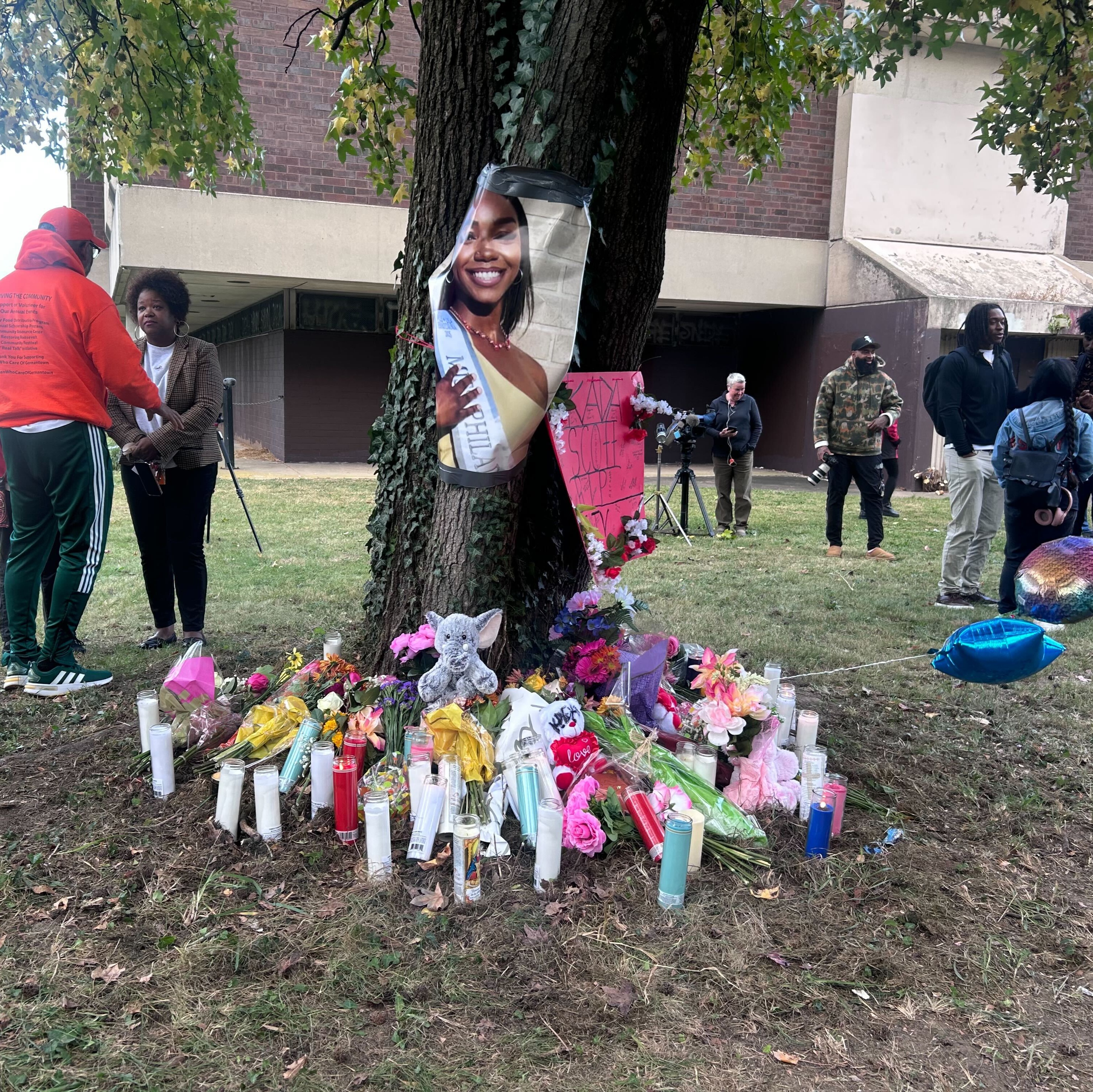 Community mourns Kada Scott at candlelight vigil