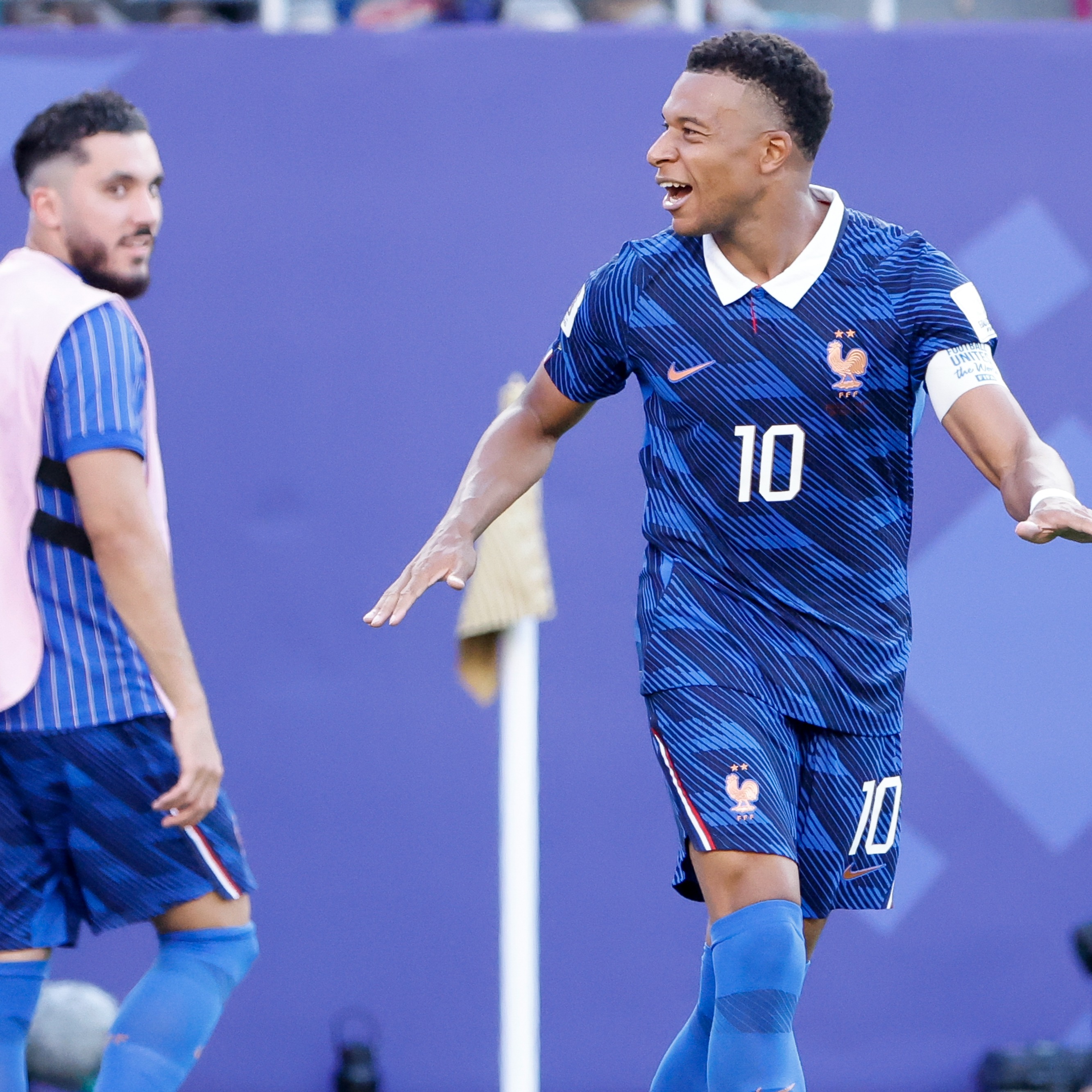 France heads to World Cup quarterfinals after beating Paraguay 1-0 episode artwork