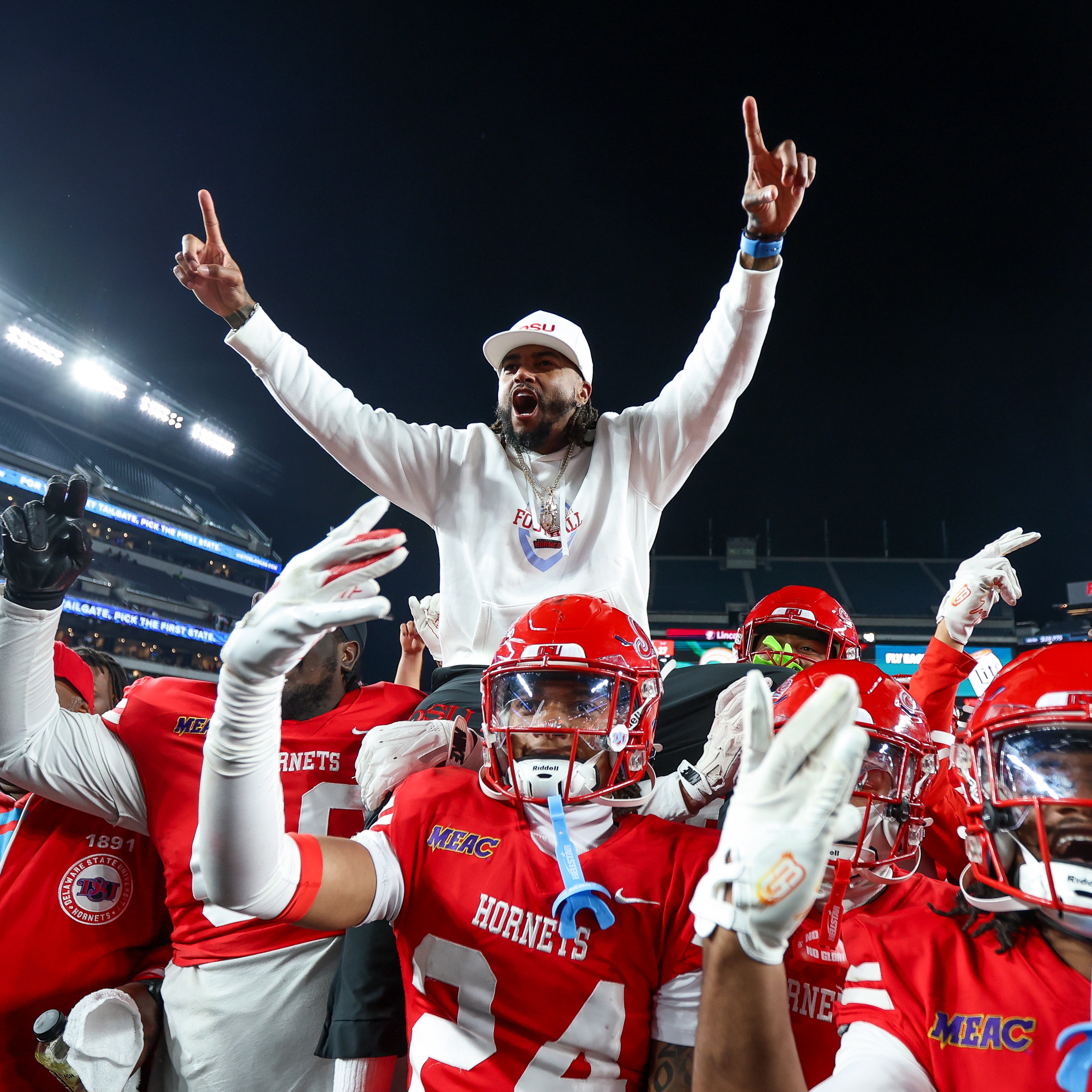 Former Eagles Michael Vick, DeSean Jackson to lead HBCU squads in October Linc showdown episode artwork