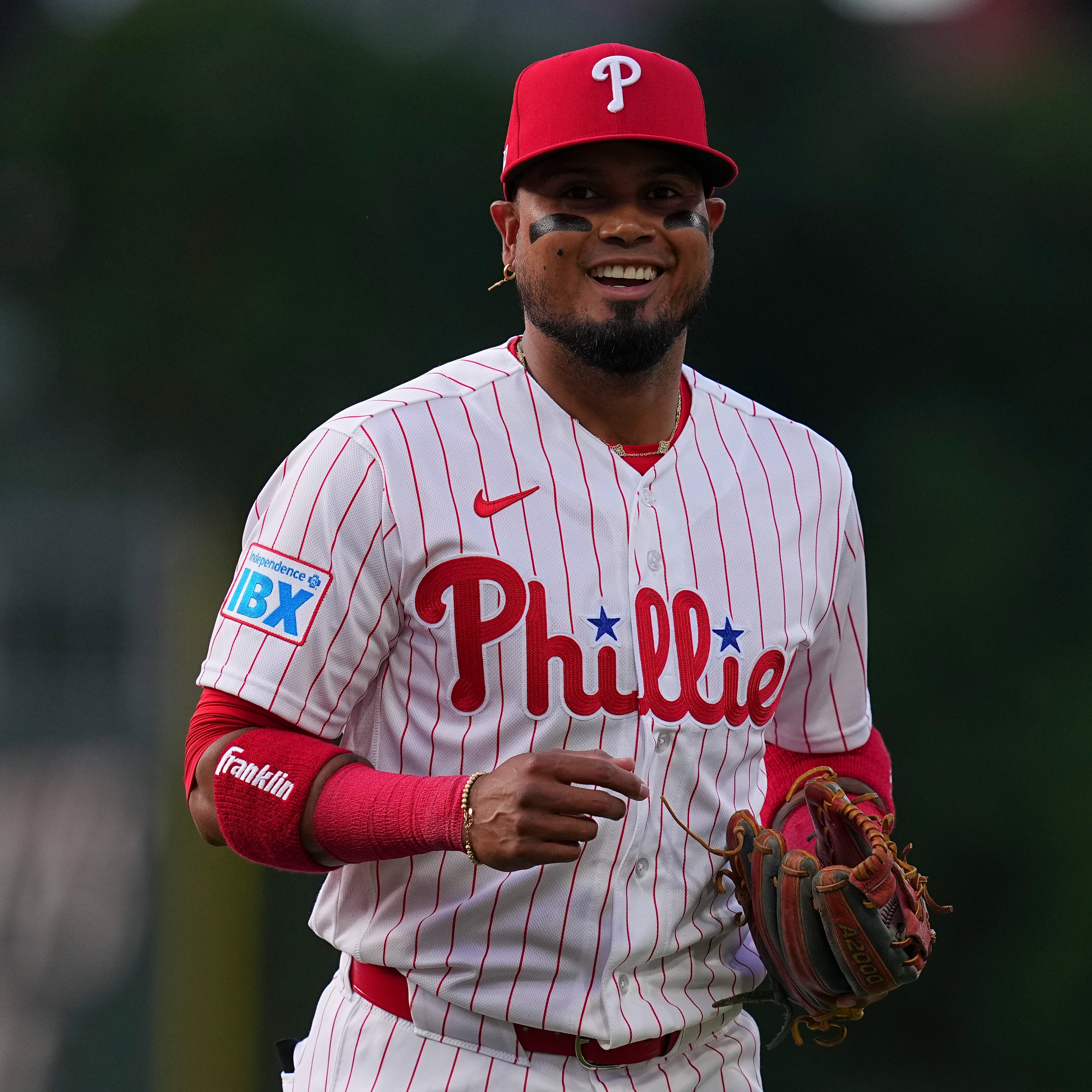Arraez has 2 hits and 2 RBIs in Phillies debut episode artwork